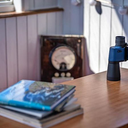 Finest Retreats - The Watchtower At Western Watch Lower Boscaswell Екстер'єр фото
