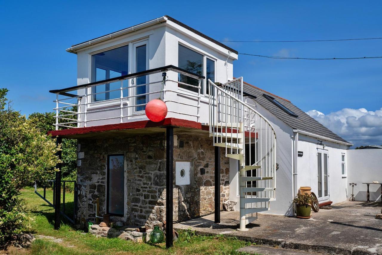 Finest Retreats - The Watchtower At Western Watch Lower Boscaswell Екстер'єр фото