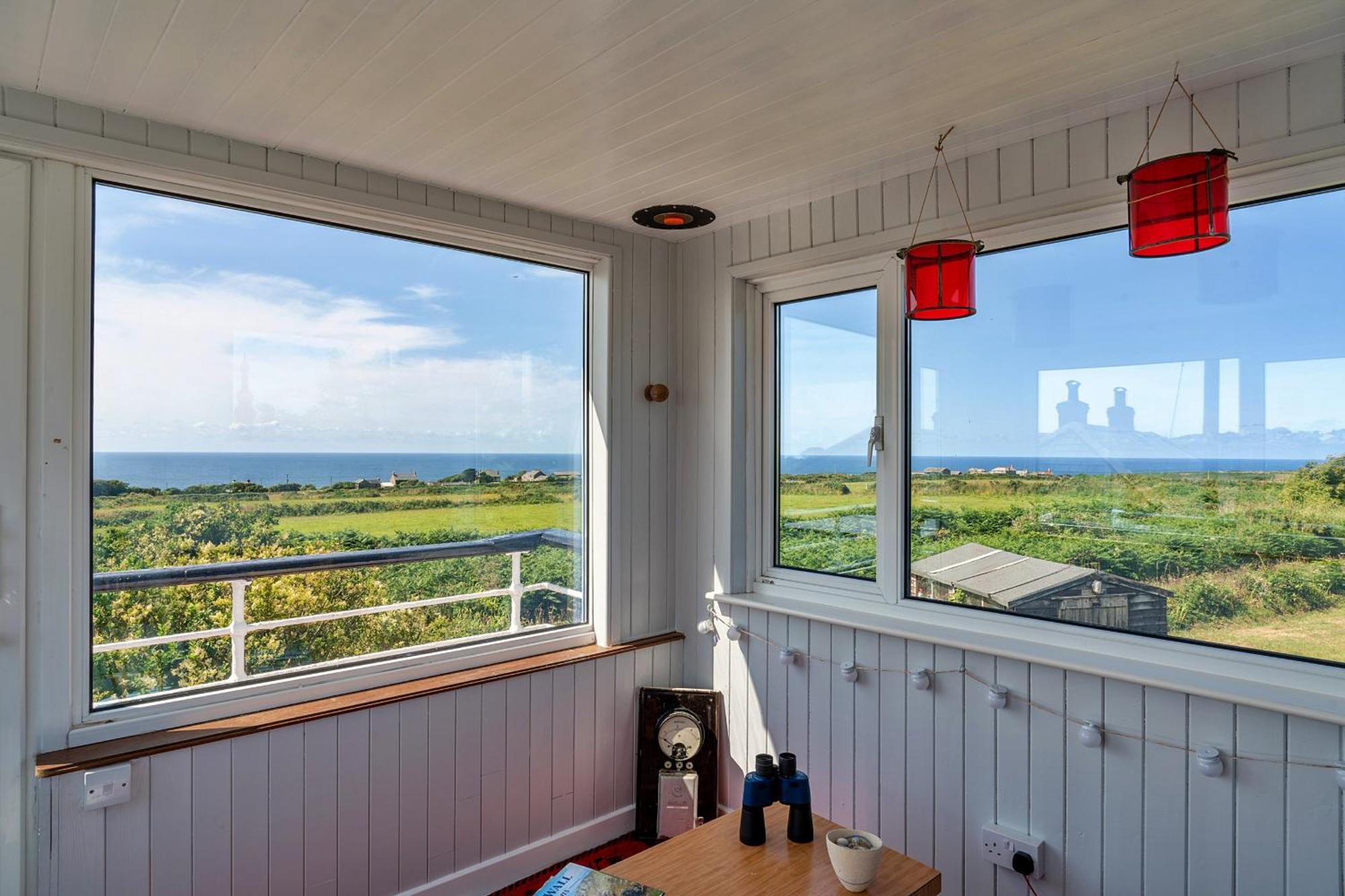Finest Retreats - The Watchtower At Western Watch Lower Boscaswell Екстер'єр фото